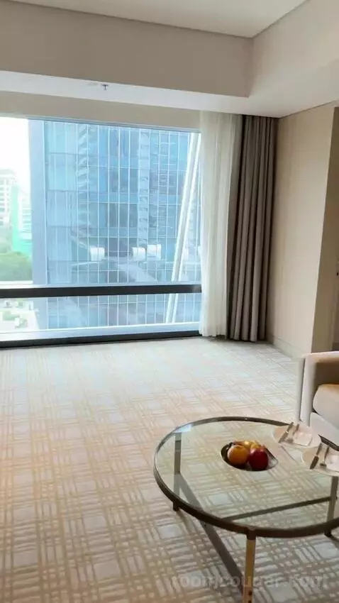 Executive Lounge Access, Suite, 1 King, Corner Room picture #3