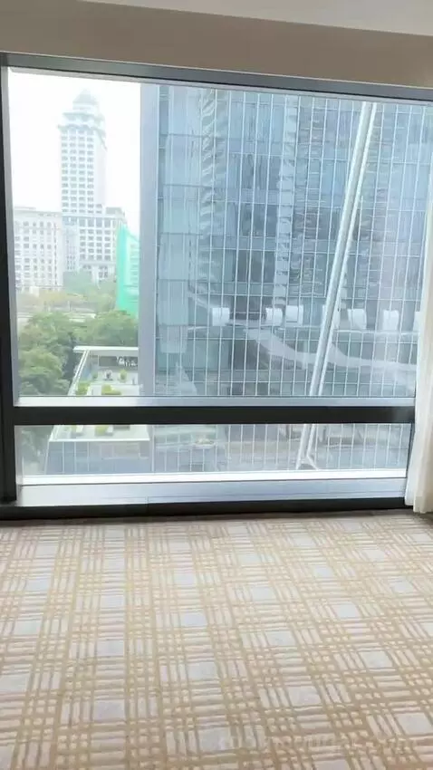 Executive Lounge Access, Suite, 1 King, Corner Room picture #4