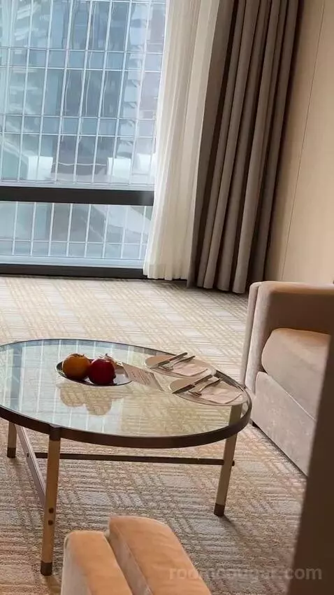 Executive Lounge Access, Suite, 1 King, Corner Room picture #7