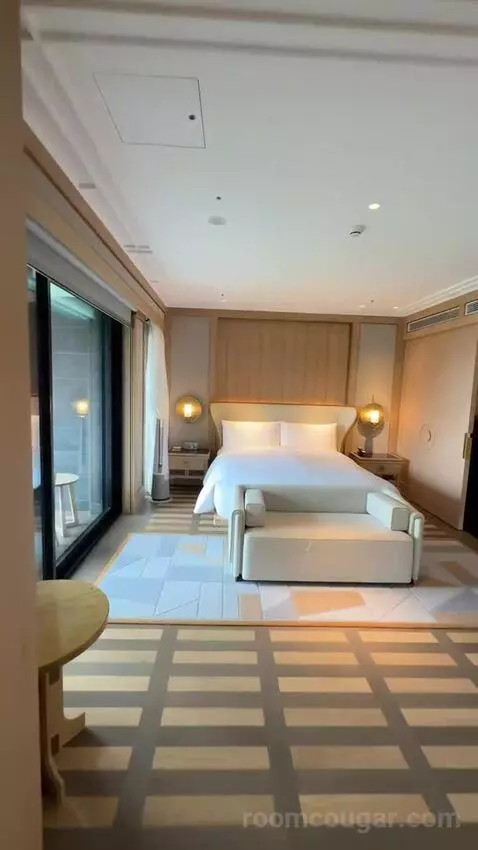 Panorama Suite, 1 Bedroom Suite, 1 King, Ocean View, Balcony bed picture #9
