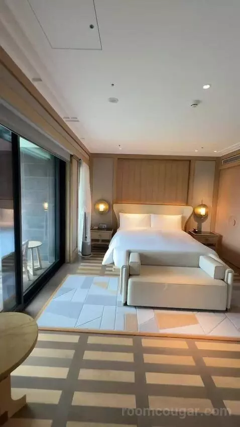Panorama Suite, 1 Bedroom Suite, 1 King, Ocean View, Balcony bed picture #12
