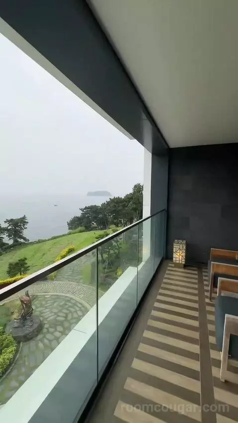 Panorama Suite, 1 Bedroom Suite, 1 King, Ocean View, Balcony view picture #9