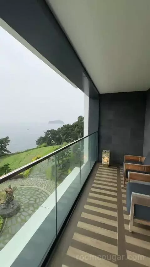 Panorama Suite, 1 Bedroom Suite, 1 King, Ocean View, Balcony view picture #10