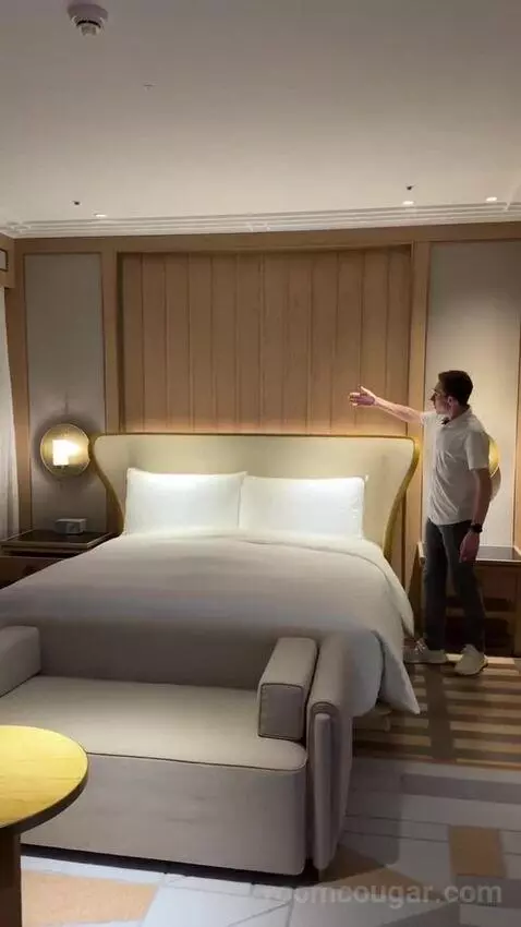 Panorama Suite, 1 Bedroom Suite, 1 King, Ocean View, Balcony bed picture #3