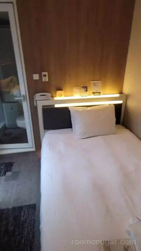 Standard Single Room (#1108) bed picture #3