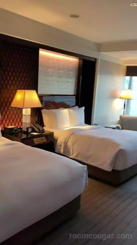2 Double Beds, Skyline View, Guest Room (#5015) picture #7
