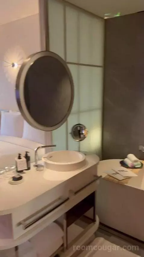 Guest Room with 2 Double, Skyline View, High Floor (#2712) bathroom picture #1