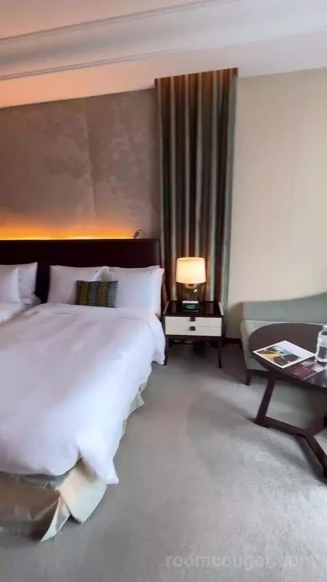 Grand Deluxe, Larger Guest Room, 2 Double, Skyline View, Corner Room bed picture #6