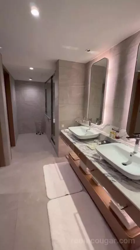 Luxury, Club Lounge Access, Suite, 2 Double Room Details bathroom picture #11