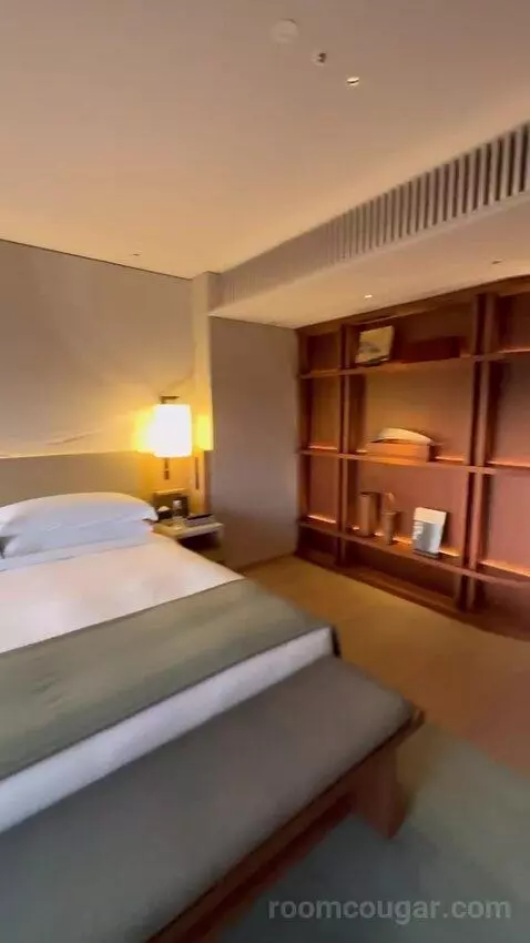 1 King Bed, Nijo Suite (#274) bed picture #3
