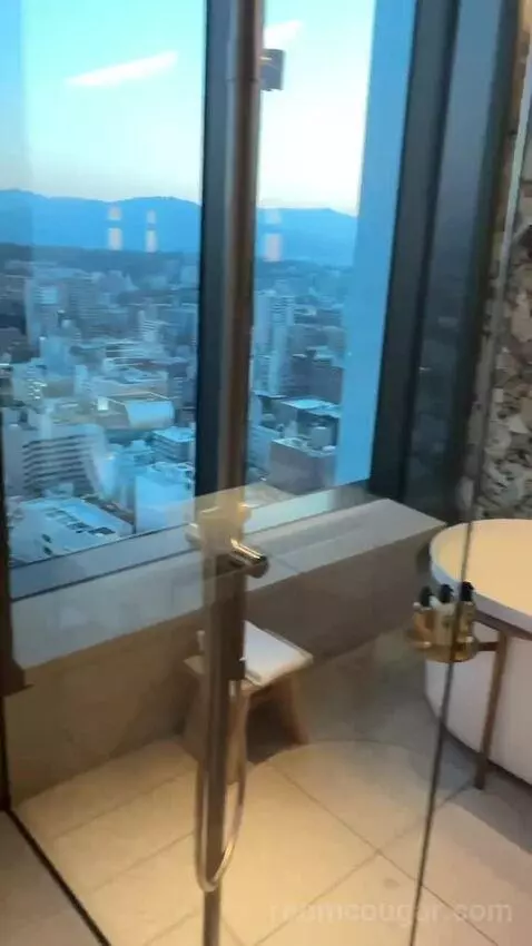 Deluxe Suite, 1 Bedroom Suite, 2 Double, Corner Room (#2303) bathroom picture #7