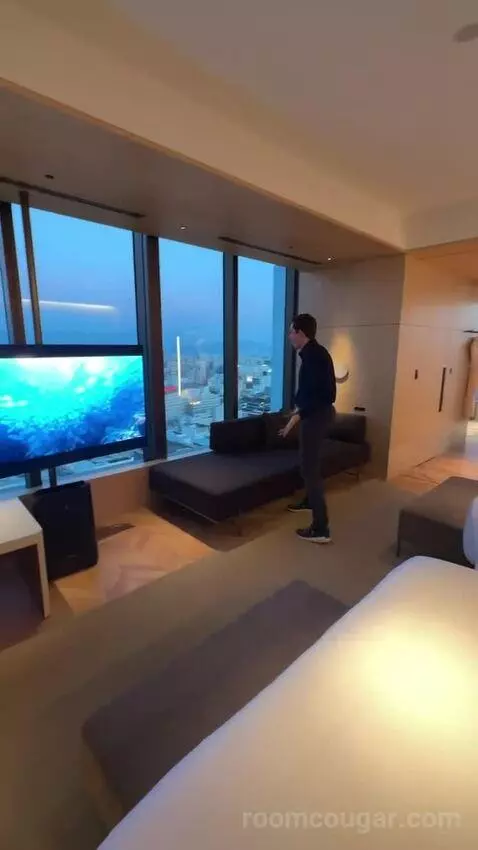 Deluxe Suite, 1 Bedroom Suite, 2 Double, Corner Room (#2303) view picture #4