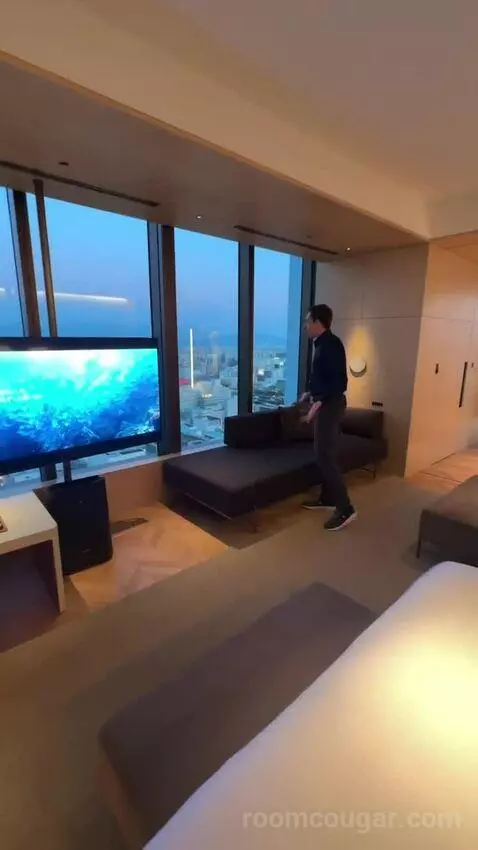 Deluxe Suite, 1 Bedroom Suite, 2 Double, Corner Room (#2303) view picture #7