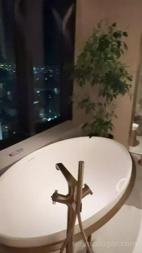 The Ritz-Carlton Suite, Club Lounge Access, 1 Bedroom Suite, 1 King, Hakata Bay View bathroom picture #6