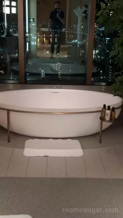 The Ritz-Carlton Suite, Club Lounge Access, 1 Bedroom Suite, 1 King, Hakata Bay View bathroom picture #10