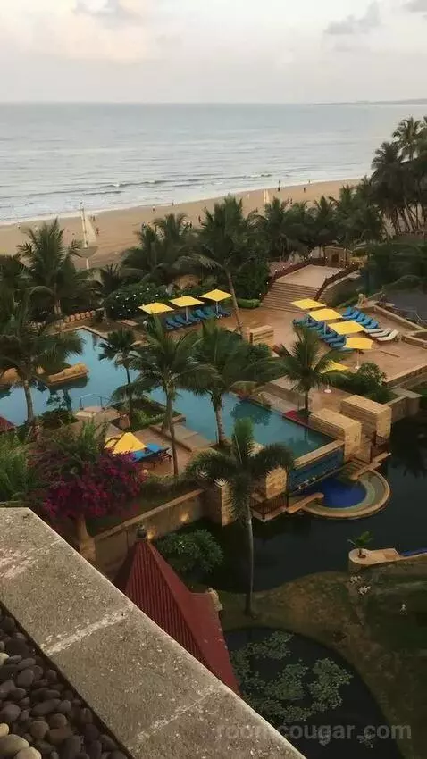 2 Twin/Single Beds, Executive Lounge Access, Guest Room view picture #3