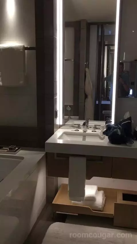 2 Double Beds, High Floor - 15th and Above, Guest Room bathroom picture #4