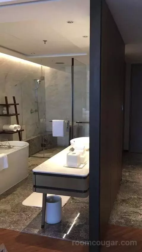 2 Double Beds, Guest Room bathroom picture #11