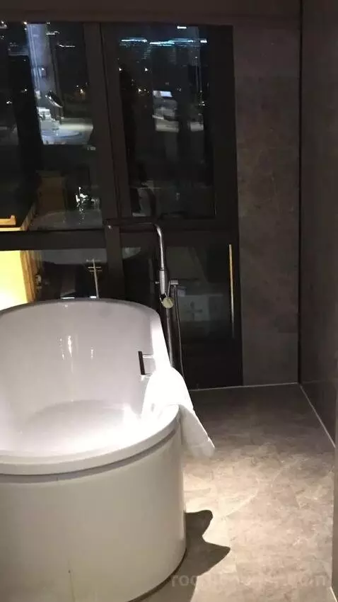 2 Double Beds, Guest Room bathroom picture #10
