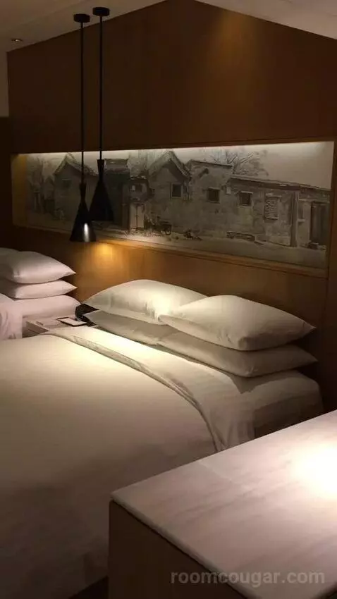 2 Double Beds, Guest Room bed picture #1