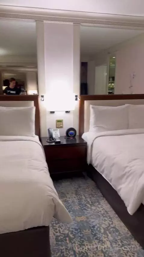 Guest Room, 2 Double, City View bed picture #9