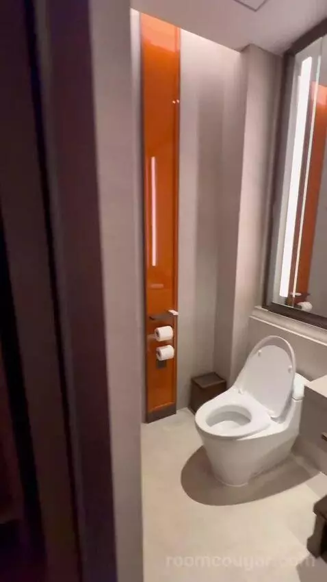 Metropolitan Suite, 1 Bedroom Suite, 1 King, Partial Harbour View bathroom picture #2