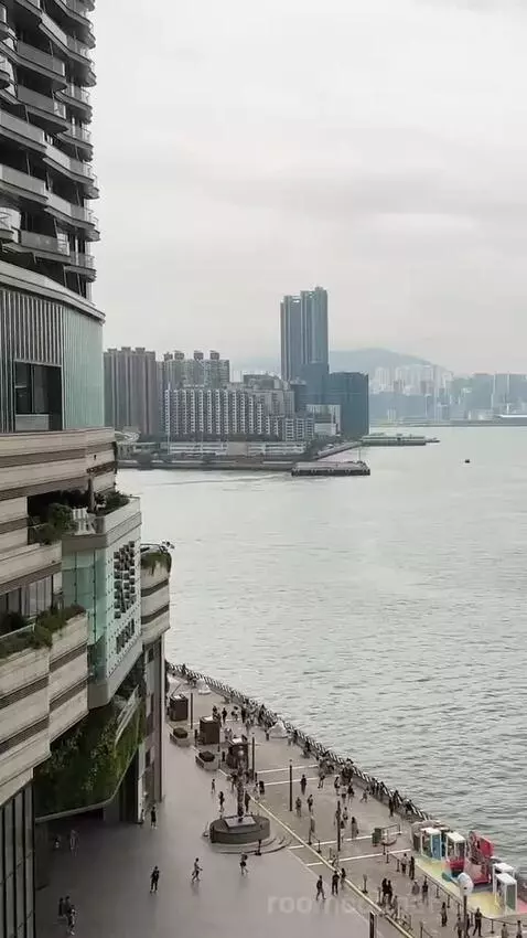 1 King Corner Suite with Sea View - Regent Club Access view picture #4