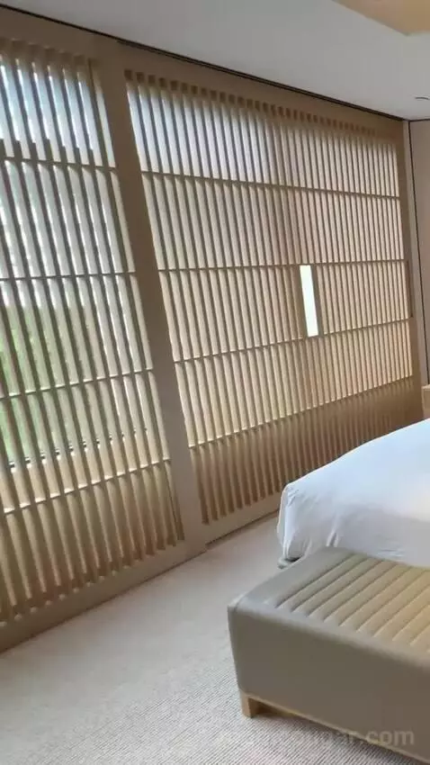 1 Super King Studio Suite Kowloon View bed picture #9