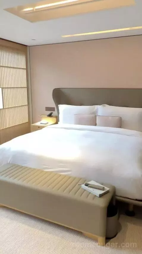 1 Super King Studio Suite Kowloon View bed picture #1