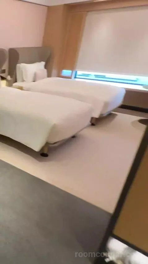 2 Twin Classic Harbour View bed picture #12