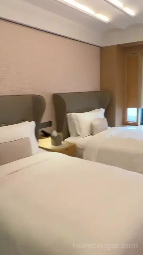 2 Twin Classic Harbour View bed picture #1