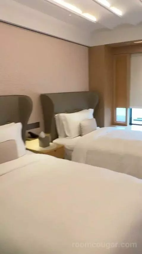 2 Twin Classic Harbour View bed picture #2