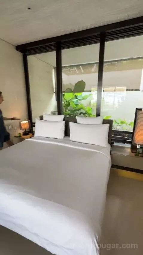 Panoramic One Bedroom Pool Villa bed picture #8