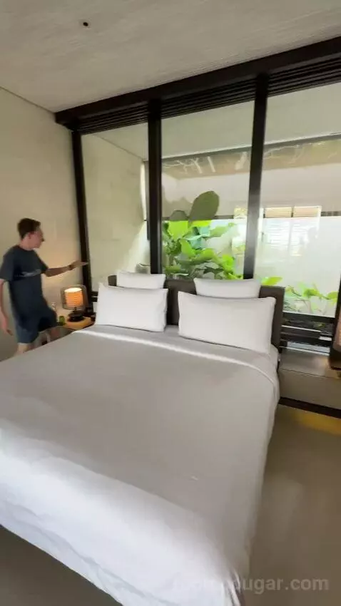 Panoramic One Bedroom Pool Villa bed picture #9