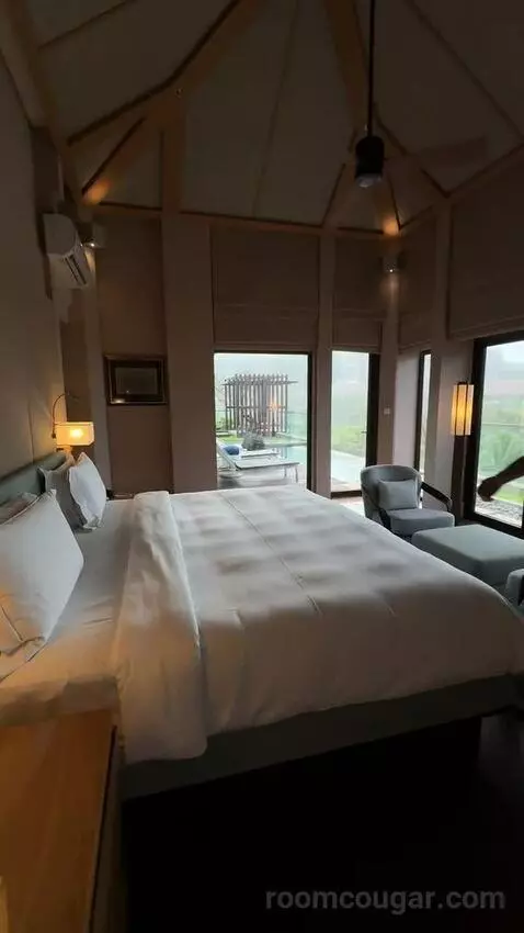The Sky, 2 Bedroom Villa, Bedroom 1: 1 King, Bedroom 2: 2 Queen, Ocean View, Top Floor, Balcony picture #21