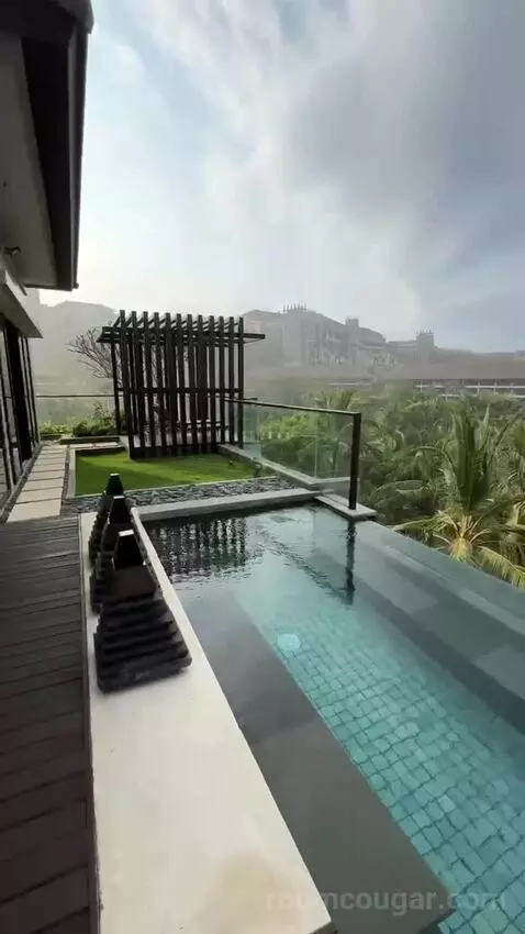 The Sky, 2 Bedroom Villa, Bedroom 1: 1 King, Bedroom 2: 2 Queen, Ocean View, Top Floor, Balcony view picture #3