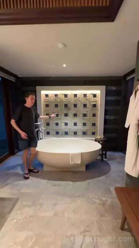 Garden Pool Villa with 2 Twin Beds bathroom picture #9