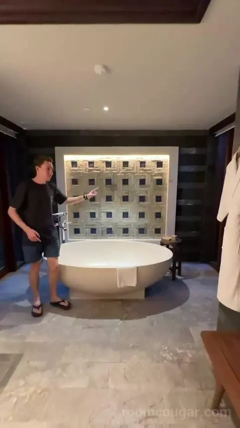 Garden Pool Villa with 2 Twin Beds bathroom picture #10