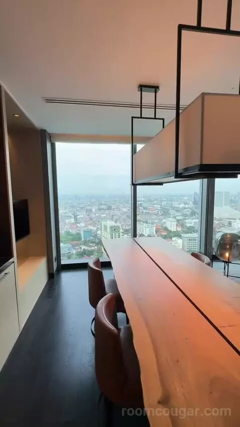 Deluxe Suite view picture #4