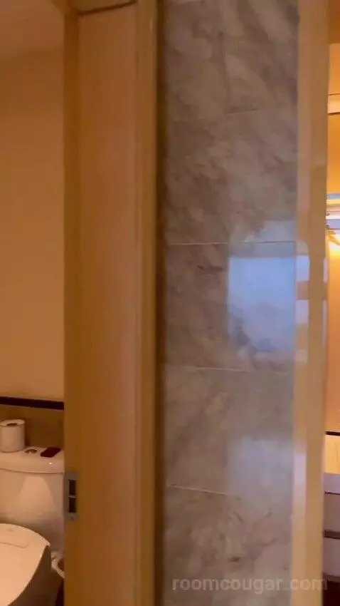 Club Deluxe Suite with a King Bed and Marina Bay View bathroom picture #8