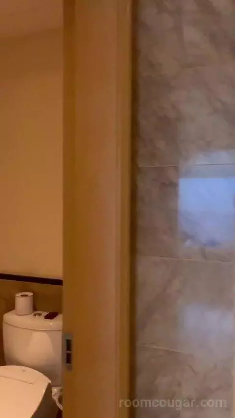 Club Deluxe Suite with a King Bed and Marina Bay View bathroom picture #9