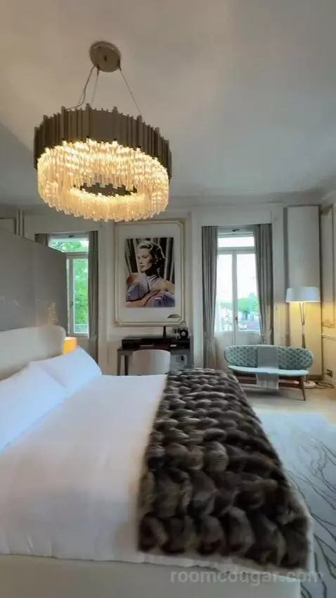 Grace Kelly Suite bed picture #6