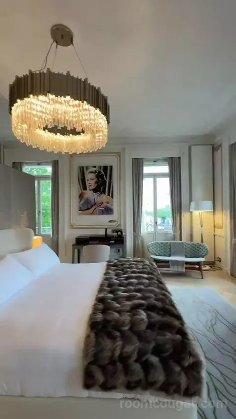 Grace Kelly Suite bed picture #7