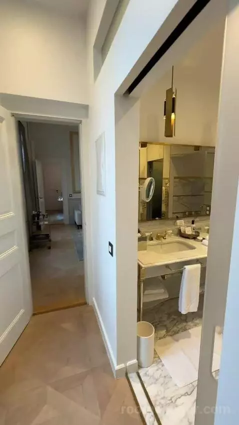 Grace Kelly Suite bathroom picture #2