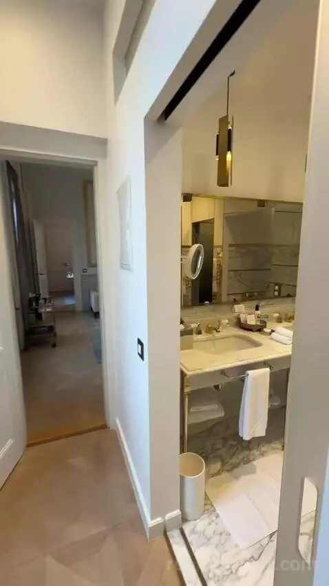 Grace Kelly Suite bathroom picture #3