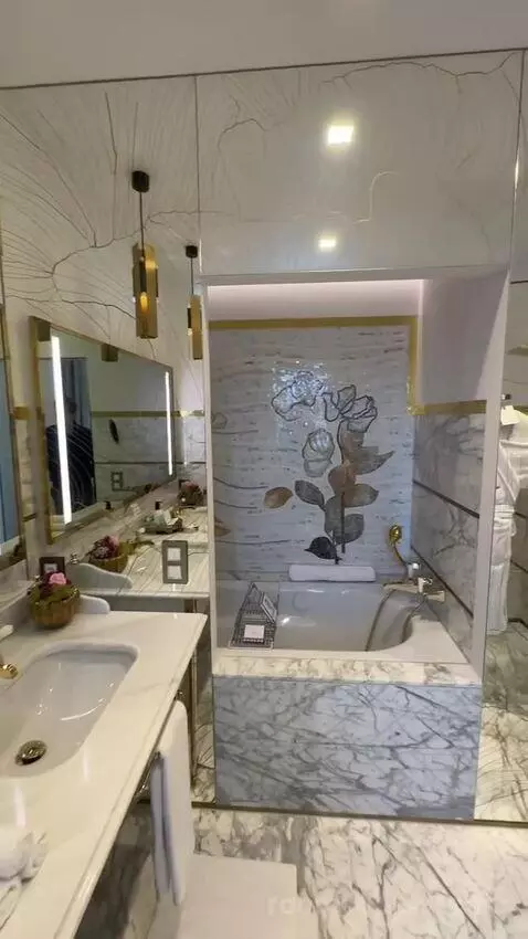 Grace Kelly Suite bathroom picture #4