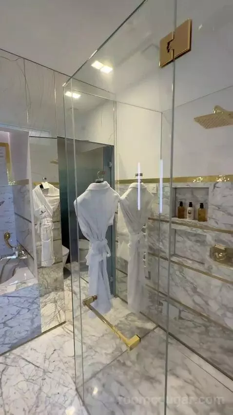Grace Kelly Suite bathroom picture #8