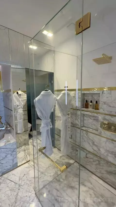 Grace Kelly Suite bathroom picture #9