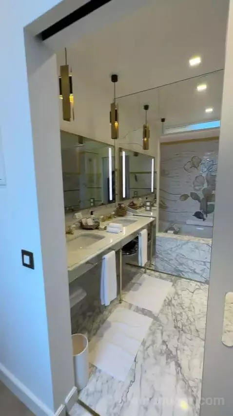 Grace Kelly Suite bathroom picture #10