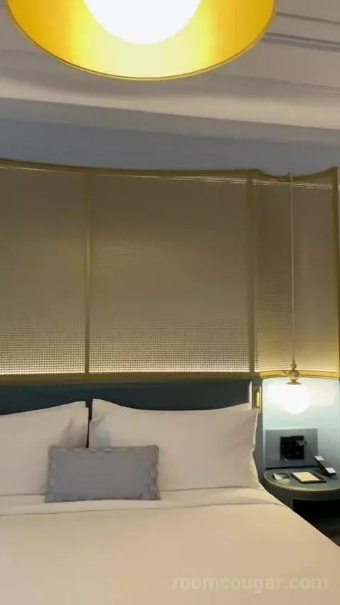 Wonderful King Room with City View bed picture #4